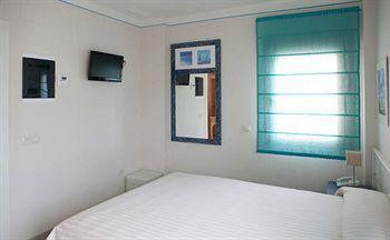 Hotel Colores De Zahara 2*